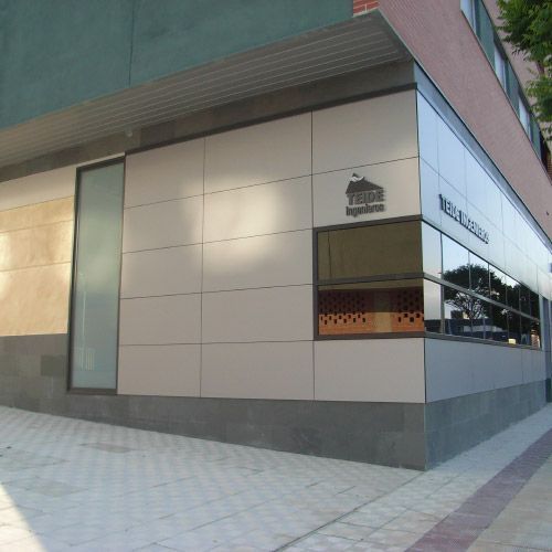 Fotografía del exterior de la oficina
